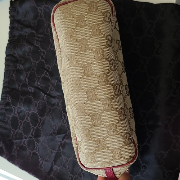Authentic Gucci mini mono pochette (berry/wine) - Picture 8 of 10